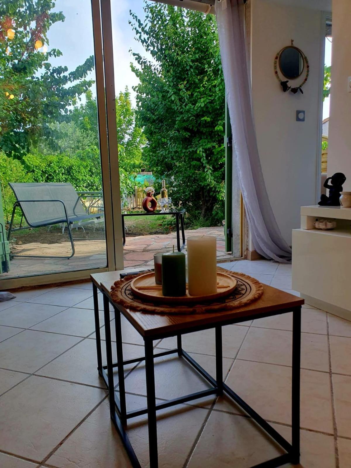 Location De Vacances T2 Non Loin D'Aix Et Marseille Pourrieres Exterior foto