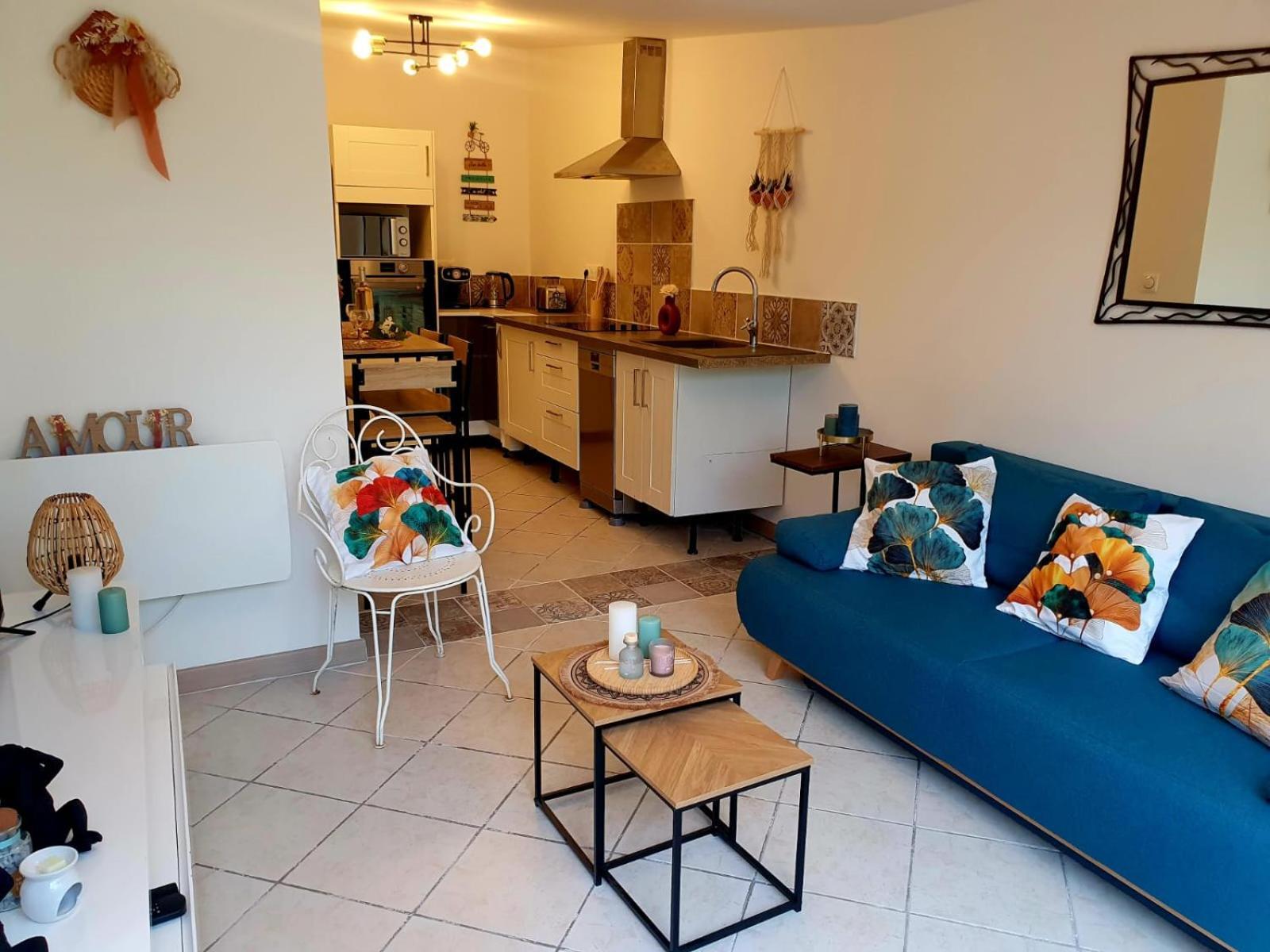 Location De Vacances T2 Non Loin D'Aix Et Marseille Pourrieres Exterior foto