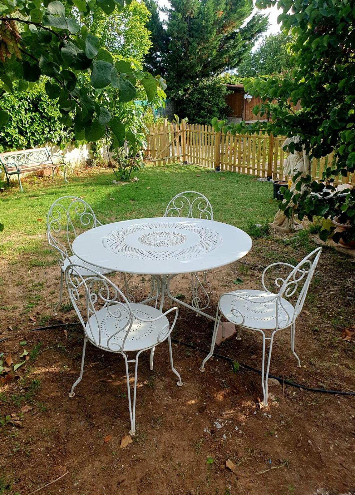 Location De Vacances T2 Non Loin D'Aix Et Marseille Pourrieres Exterior foto